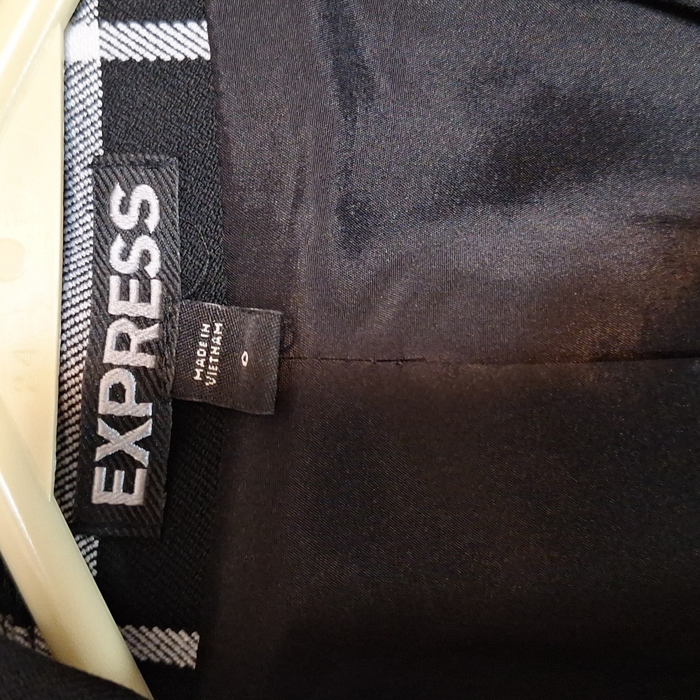 Express Women's Black and White Plaid Jacket - Picture 4 of 7